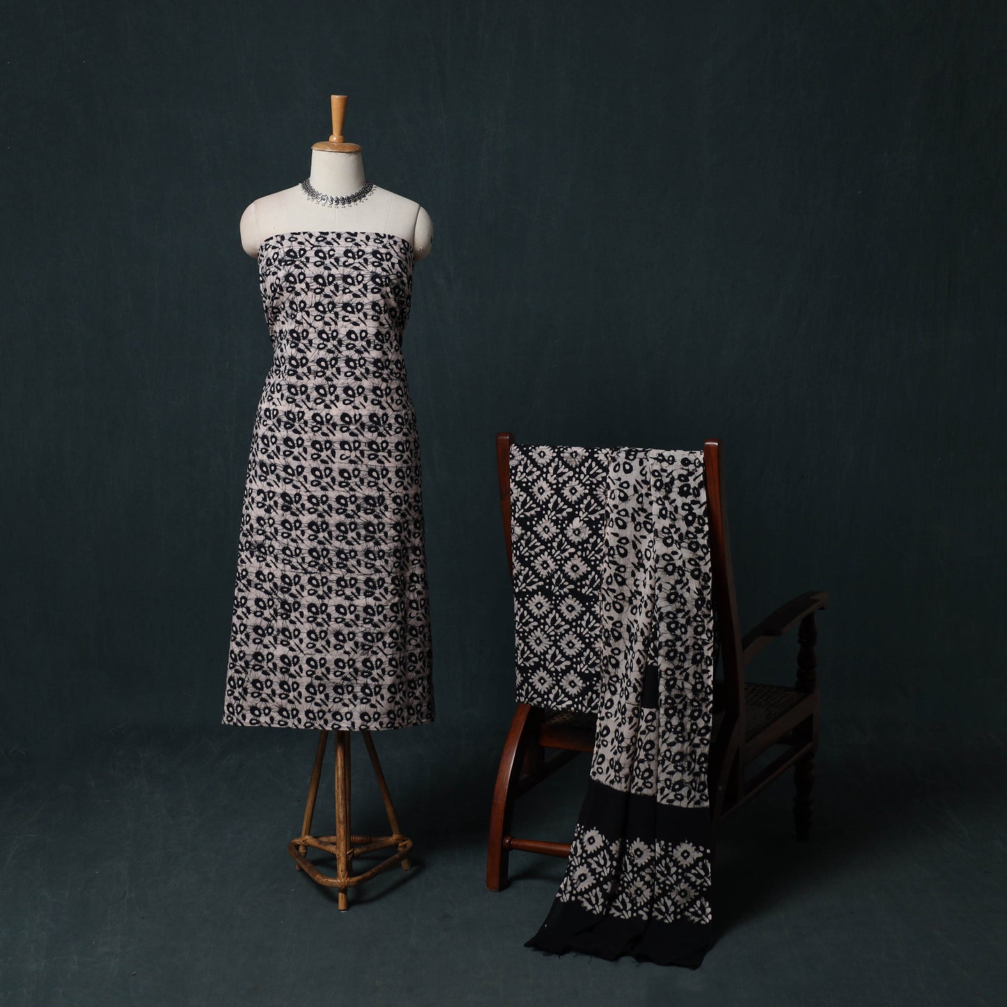Hand Batik Print Cotton 3pc Unstitched Dress Material Suit Set 04