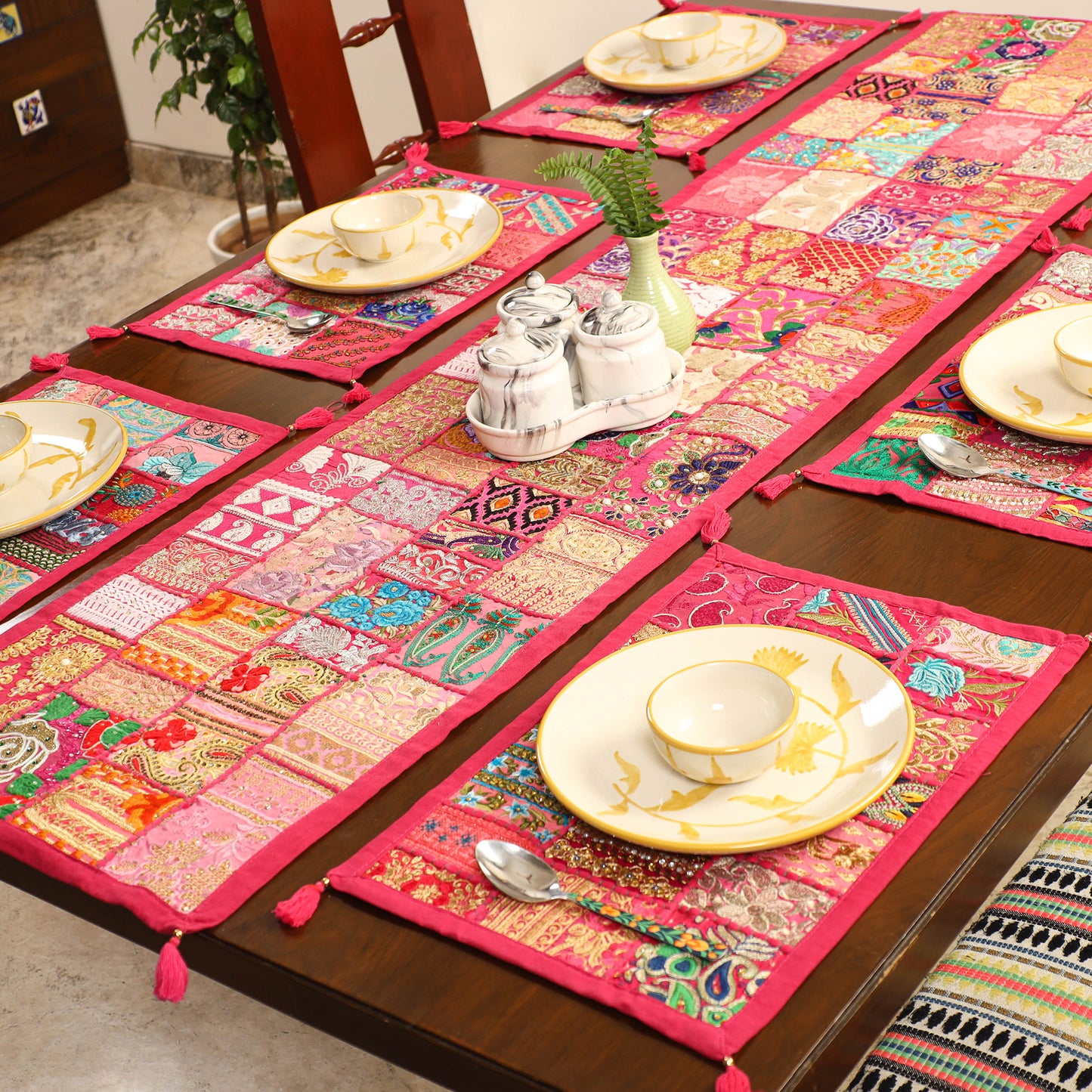 Khambadiya Patchwork Table Runner with Table Mat Set 01