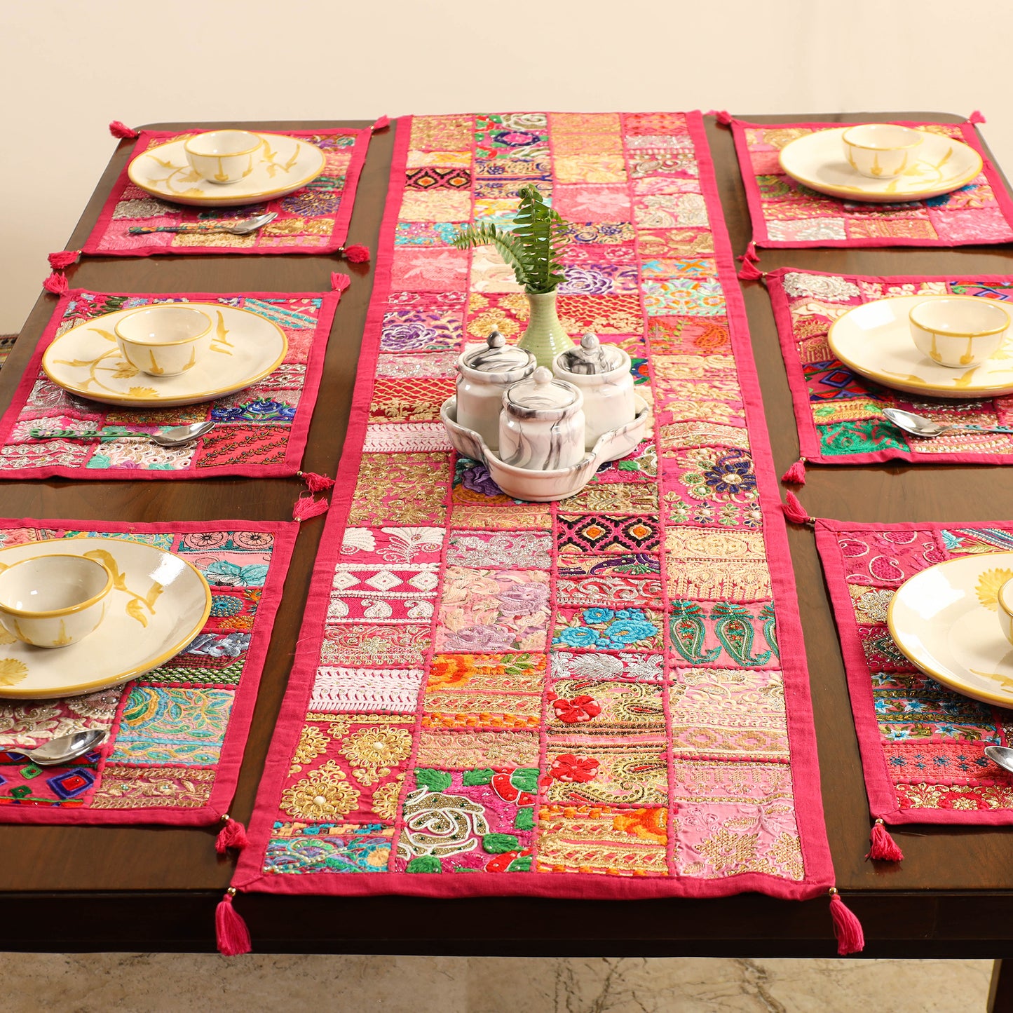 Khambadiya Patchwork Table Runner with Table Mat Set 01