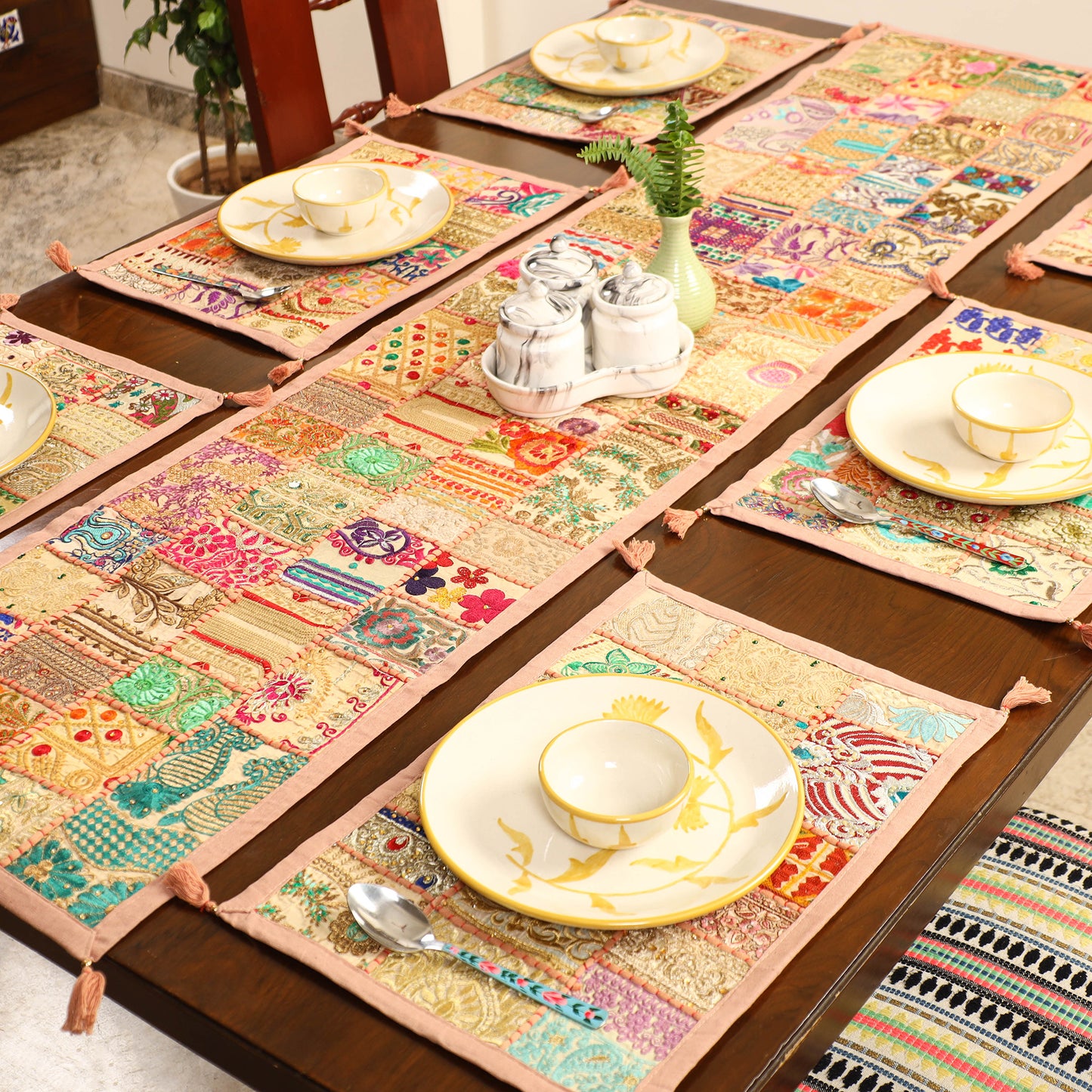 Khambadiya Patchwork Table Runner with Table Mat Set 02