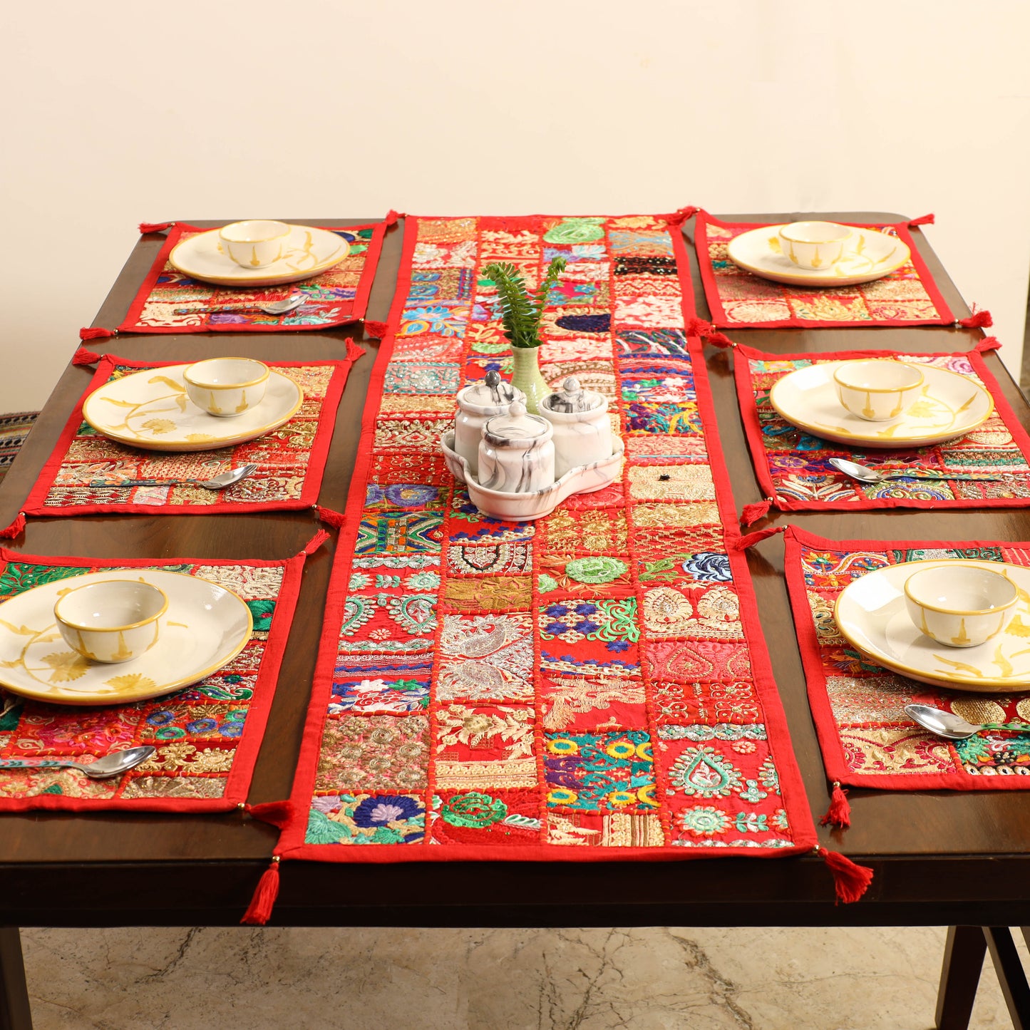 Khambadiya Patchwork Table Runner with Table Mat Set 05