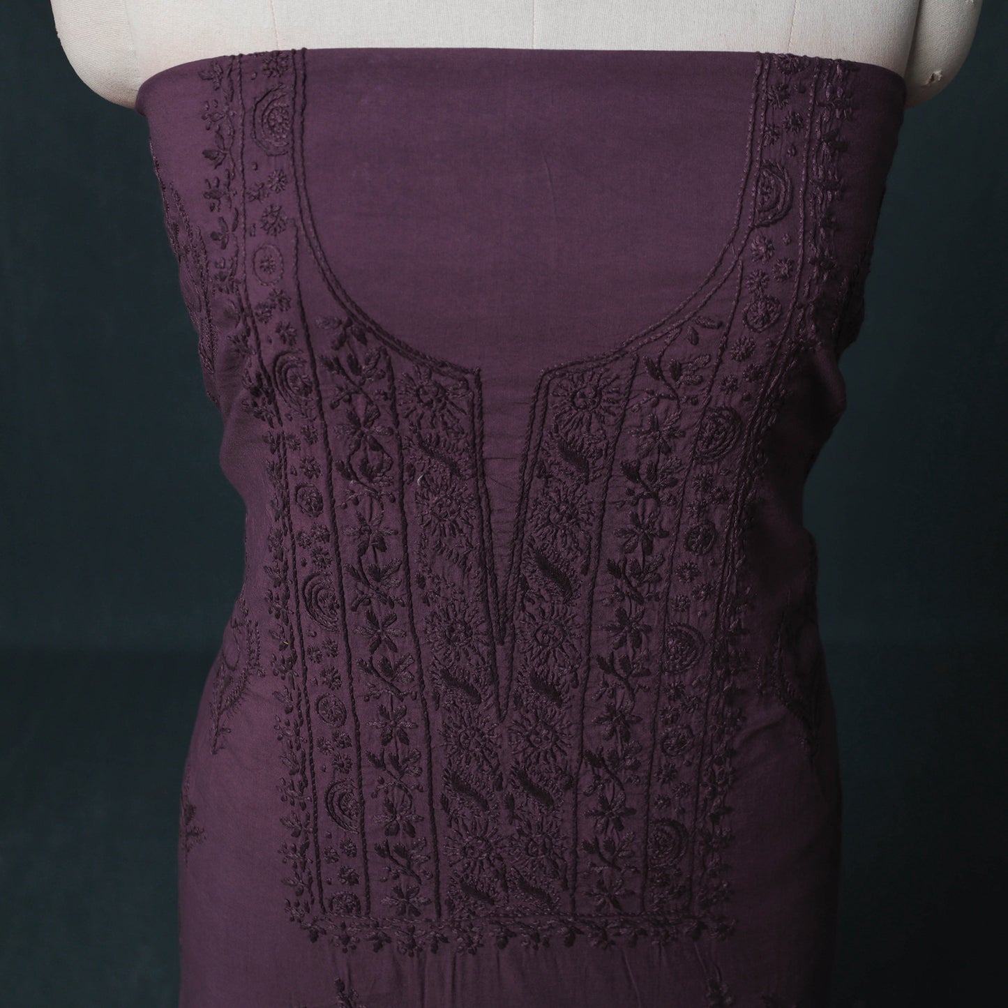 Hand Embroidered Mul Cotton Chikankari Unstitched Kurta Material (2.7M) 05