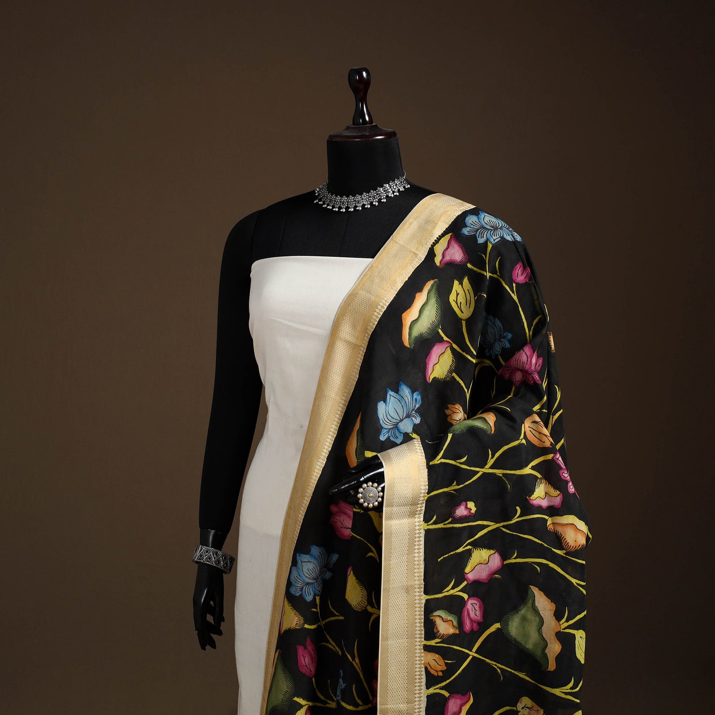 Srikalahasti Pen Work Kalamkari Bangalore Silk Floral Handpainted Dupatta 01