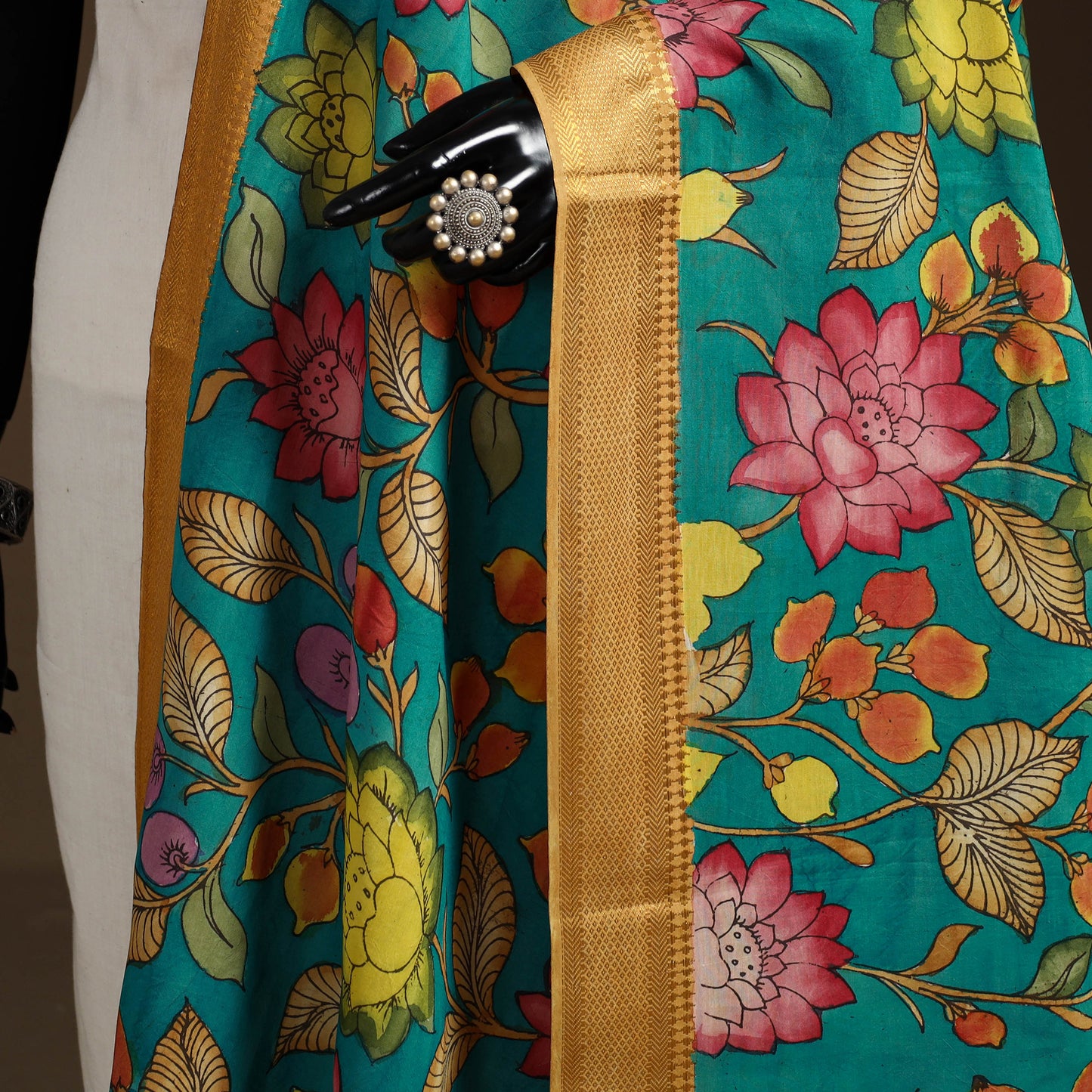 Srikalahasti Pen Work Kalamkari Bangalore Silk Floral Handpainted Dupatta 11