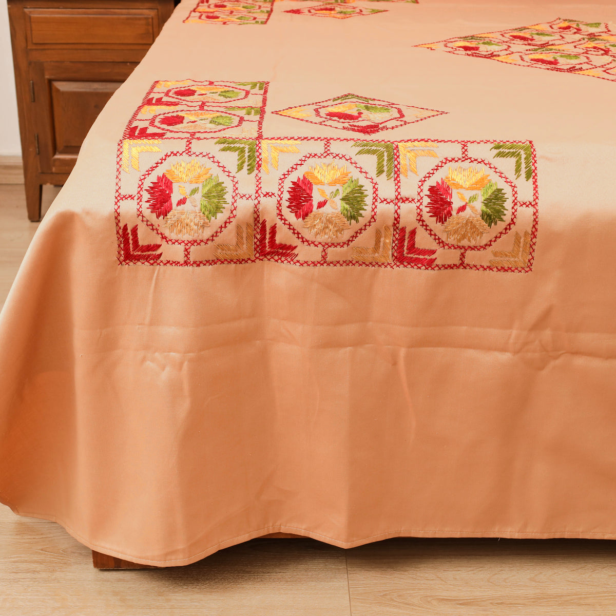 Floral Phulkari Hand Embroidered Double Bedsheet with 2 Pillow Covers Set (108 x 90 in) 06