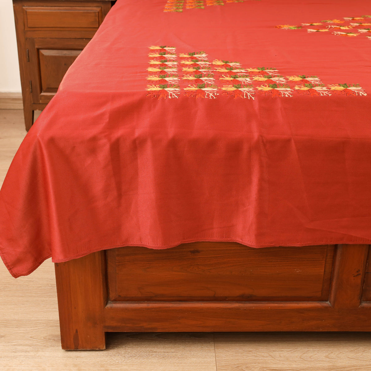 Floral Phulkari Hand Embroidered Double Bedsheet with 2 Pillow Covers Set (108 x 90 in) 07