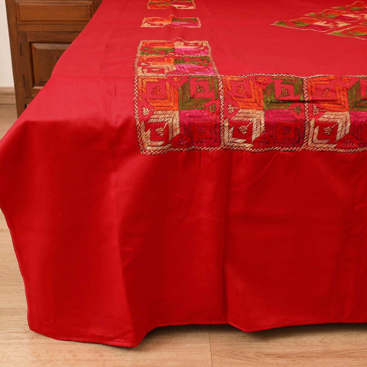 Floral Phulkari Hand Embroidered Double Bedsheet with 2 Pillow Covers Set (108 x 90 in) 08