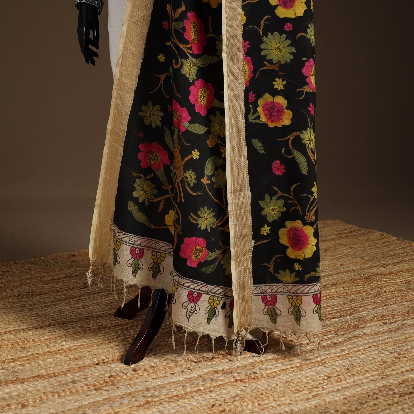 Srikalahasti Pen Work Kalamkari Bangalore Silk Floral Handpainted Dupatta 16