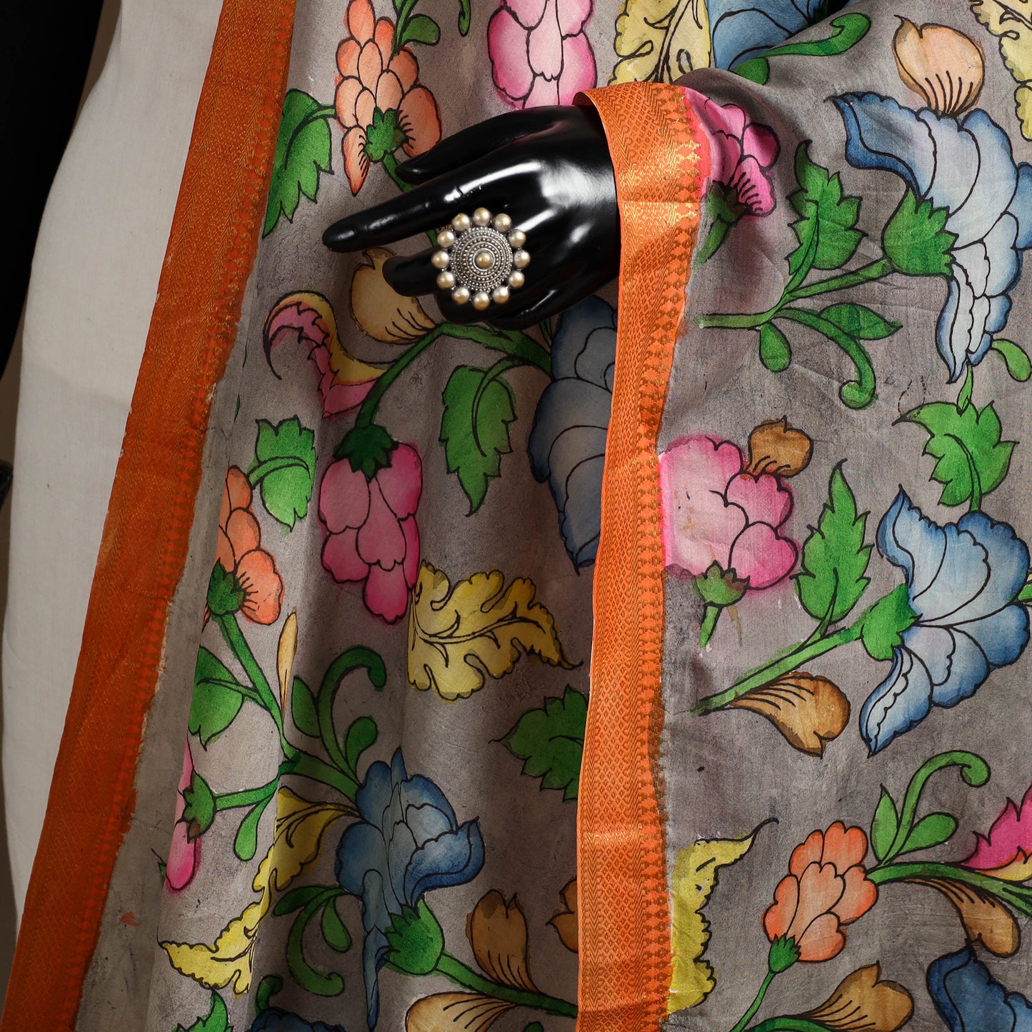 Srikalahasti Pen Work Kalamkari Bangalore Silk Floral Handpainted Dupatta 17
