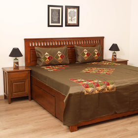 Floral phulkari hand embroidered double bedsheet with 2