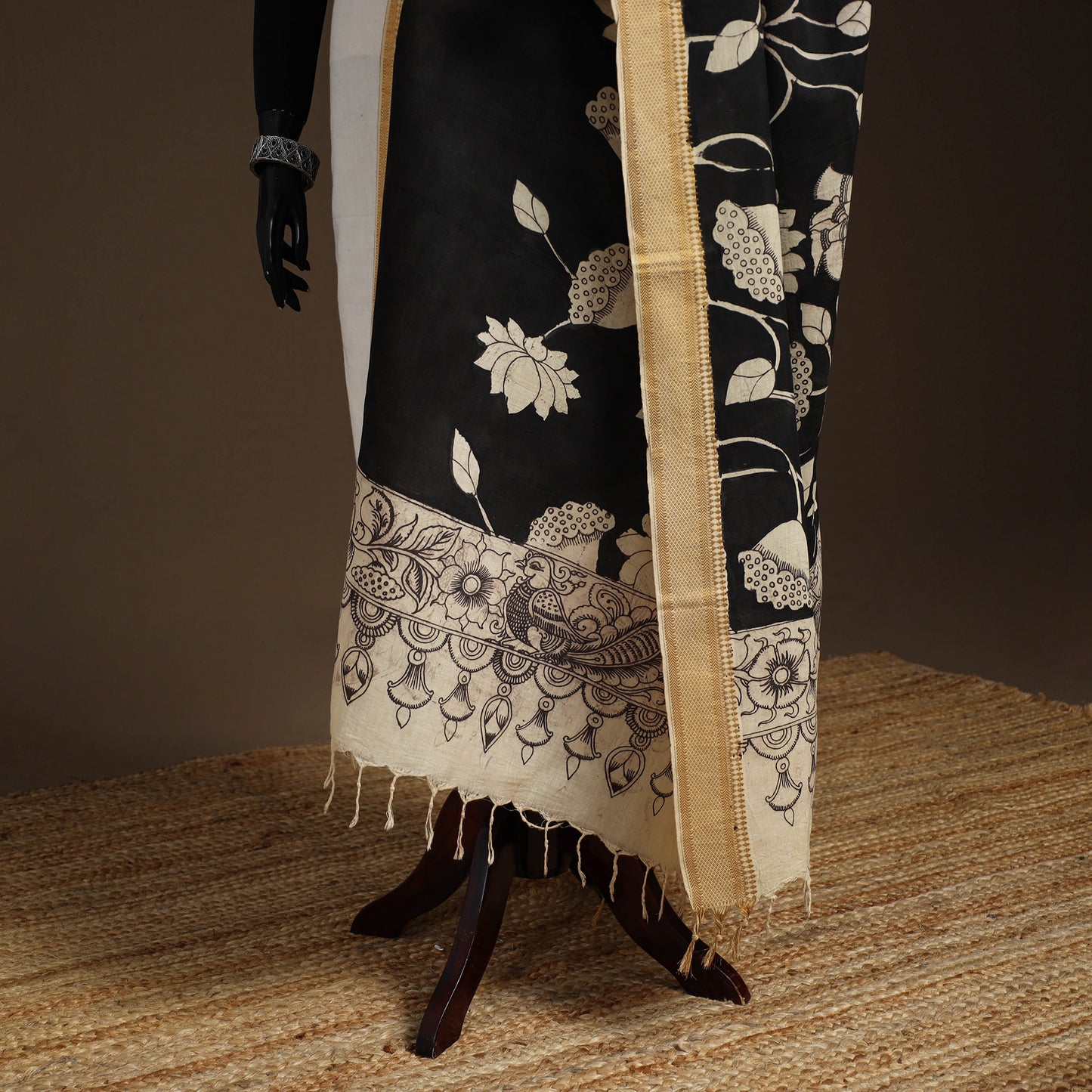 Srikalahasti Pen Work Kalamkari Bangalore Silk Figure Handpainted Dupatta 58