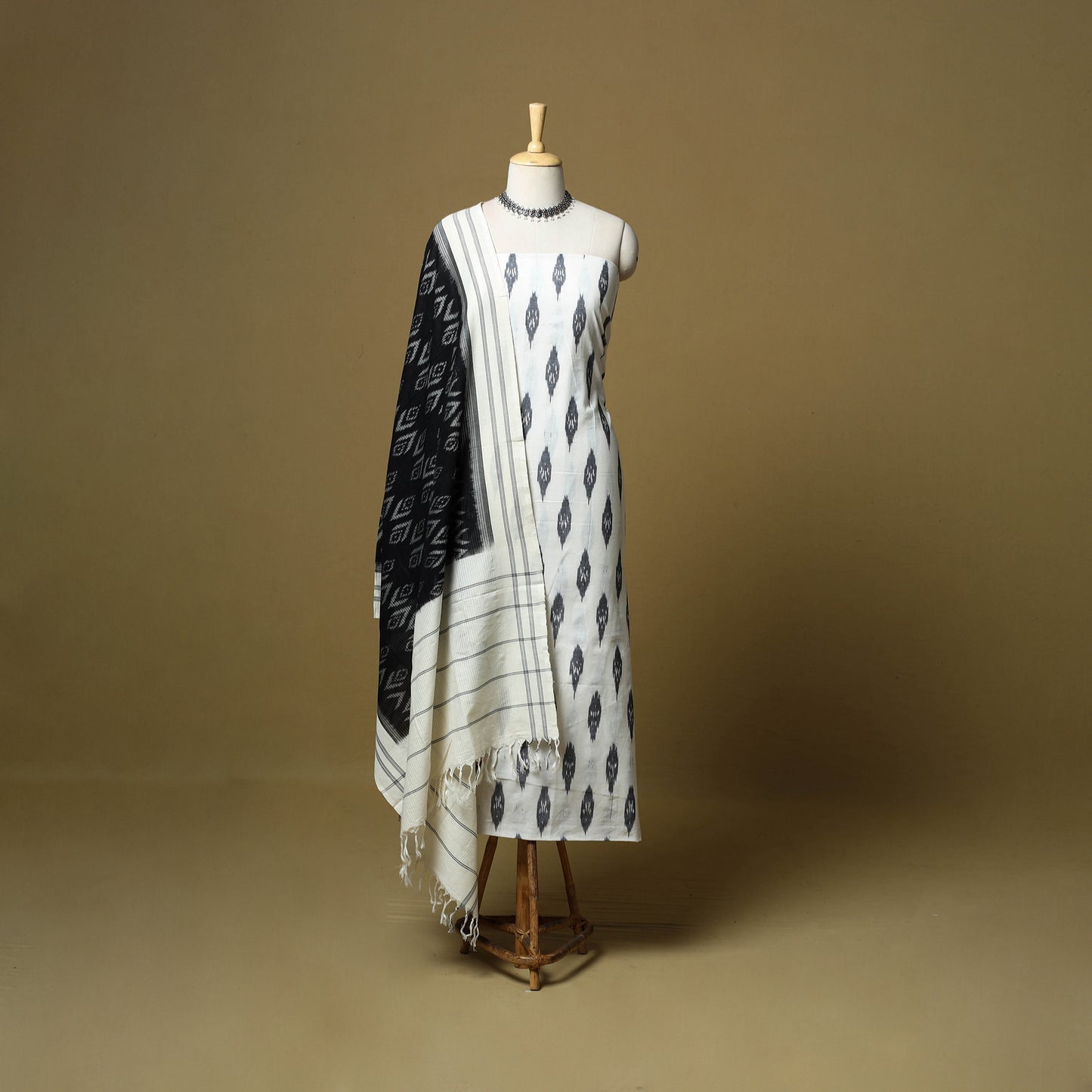 White - Pochampally Ikat Handloom Cotton 3pc Unstitched Dress Material 01