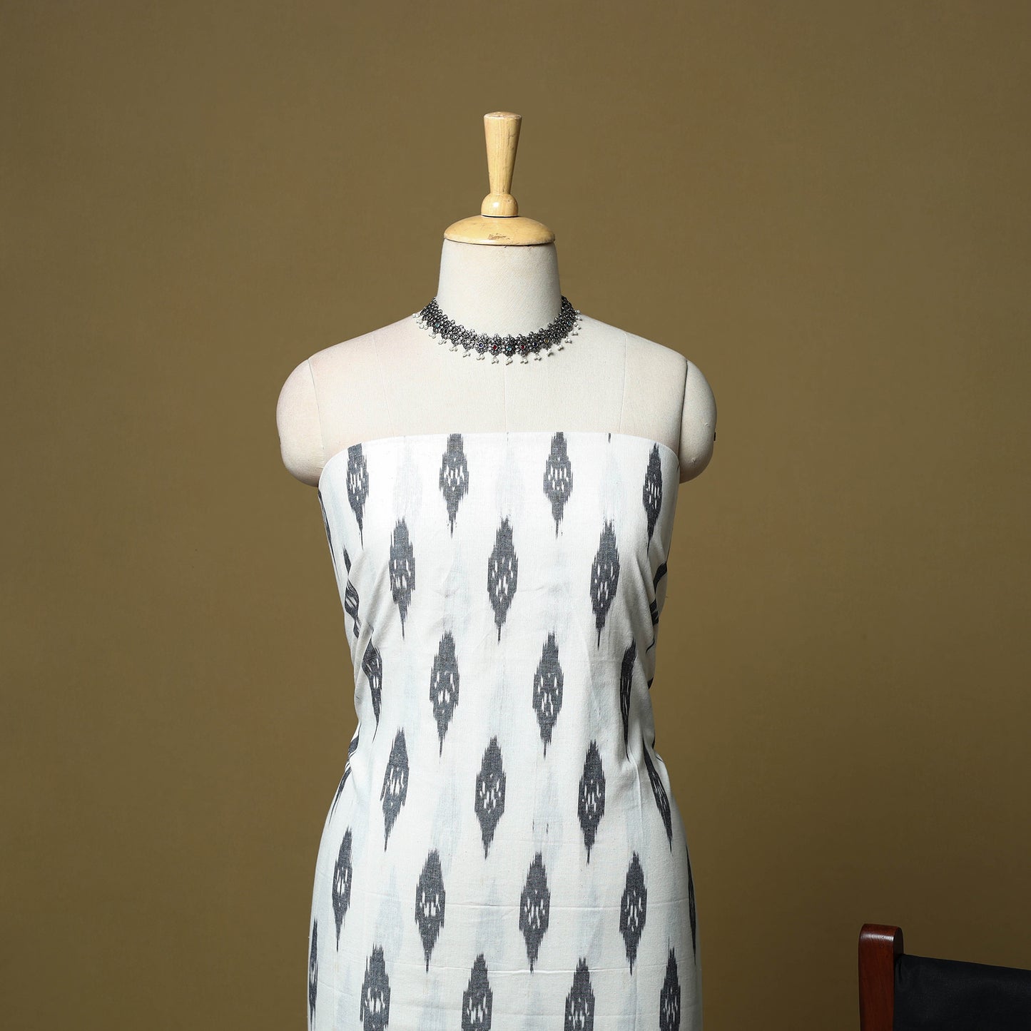 White - Pochampally Ikat Handloom Cotton 3pc Unstitched Dress Material 01