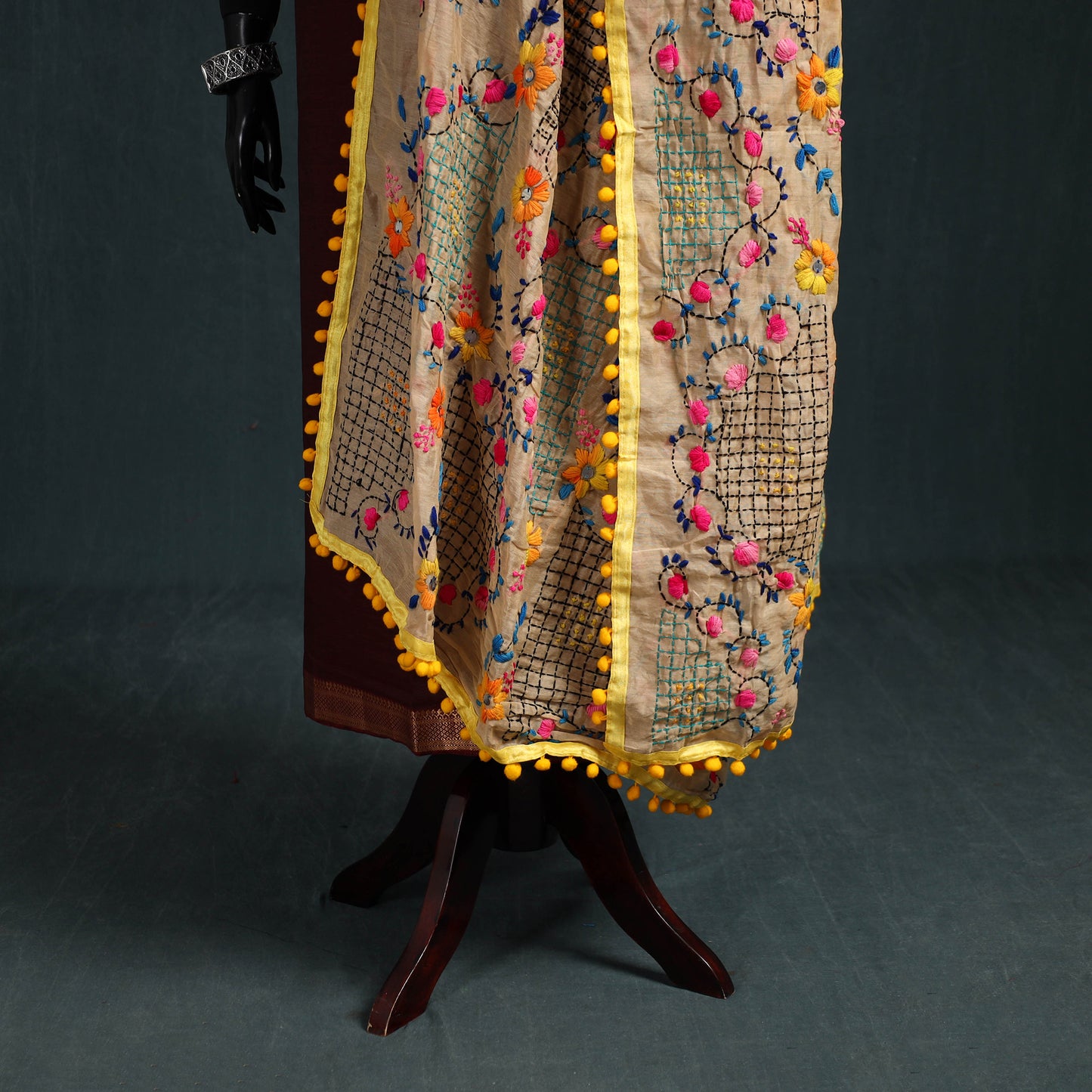Ranihati Chapa Work Chanderi Silk Hand Embroidery Dupatta 01