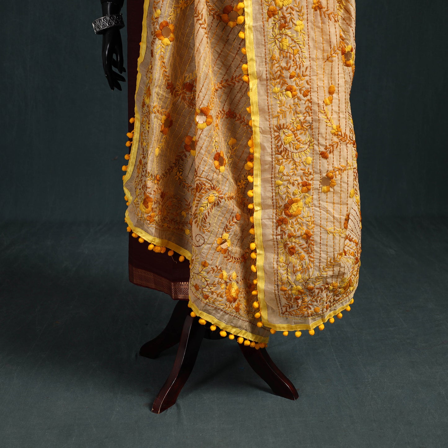 Ranihati Chapa Work Chanderi Silk Hand Embroidery Dupatta 04