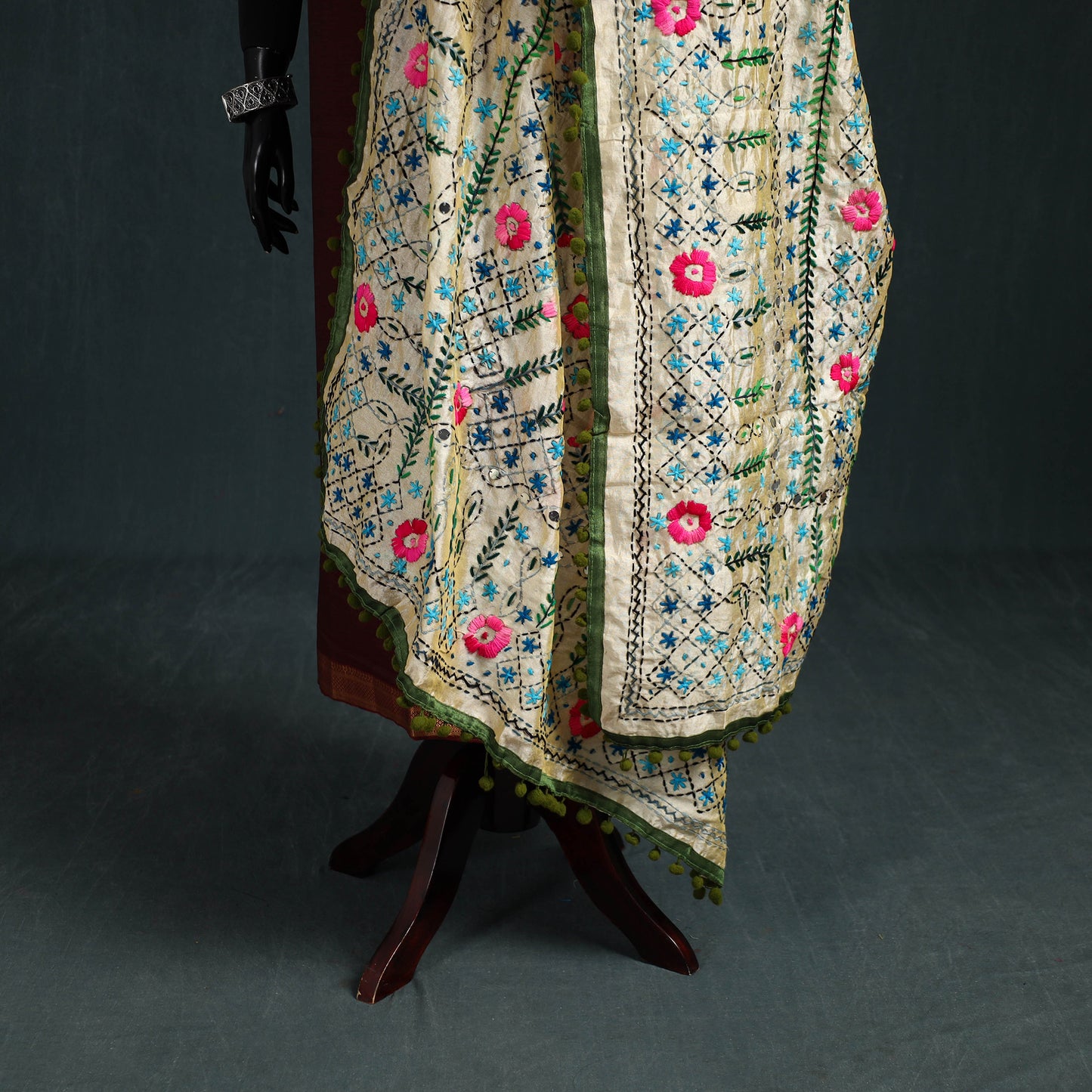 Ranihati Chapa Work Chanderi Silk Hand Embroidery Dupatta 15