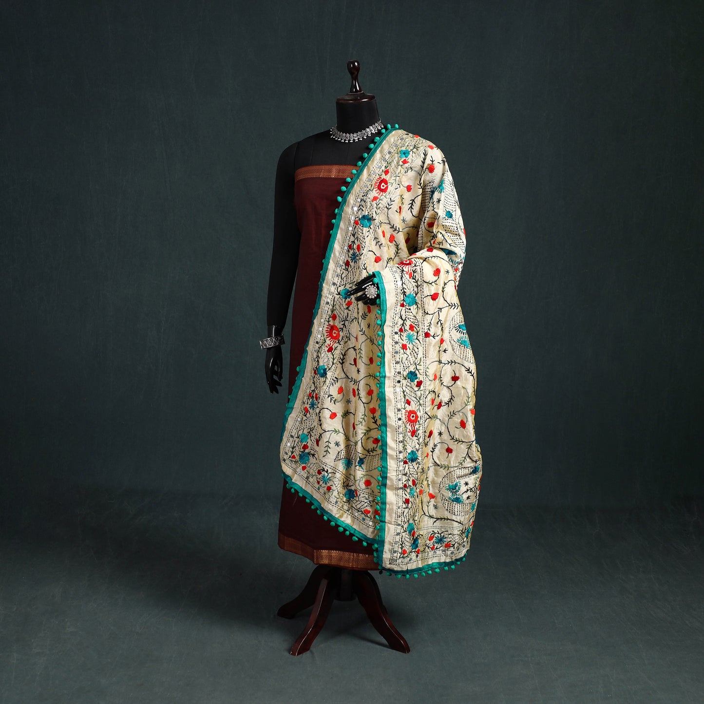 Ranihati Chapa Work Chanderi Silk Hand Embroidery Dupatta 24