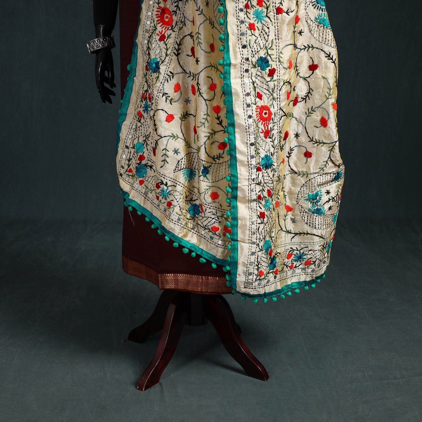 Ranihati Chapa Work Chanderi Silk Hand Embroidery Dupatta 24
