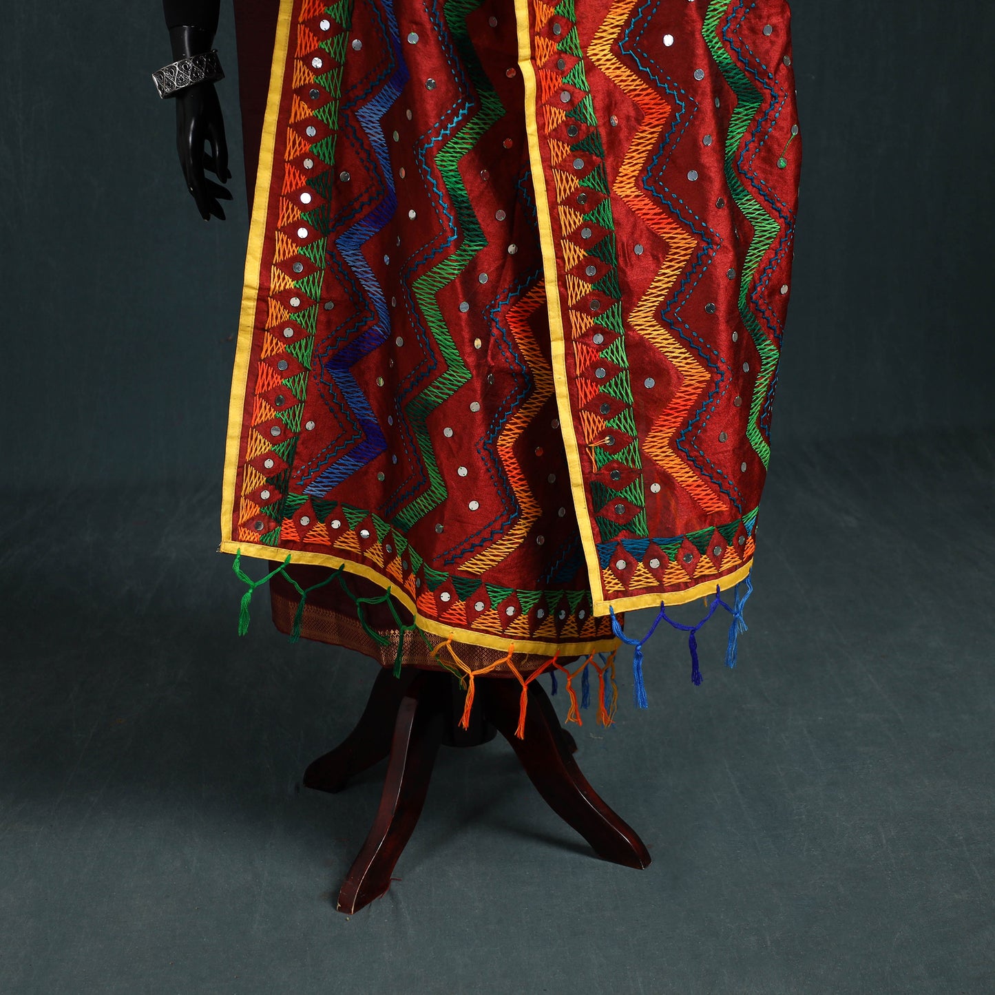 Ranihati Chanderi Silk Zig Zag Hand Embroidery Dupatta 51