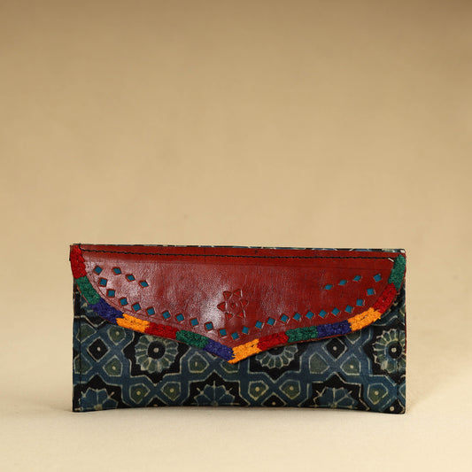 Kutch Embroidery Mashru Silk Handmade Leather Wallet 18