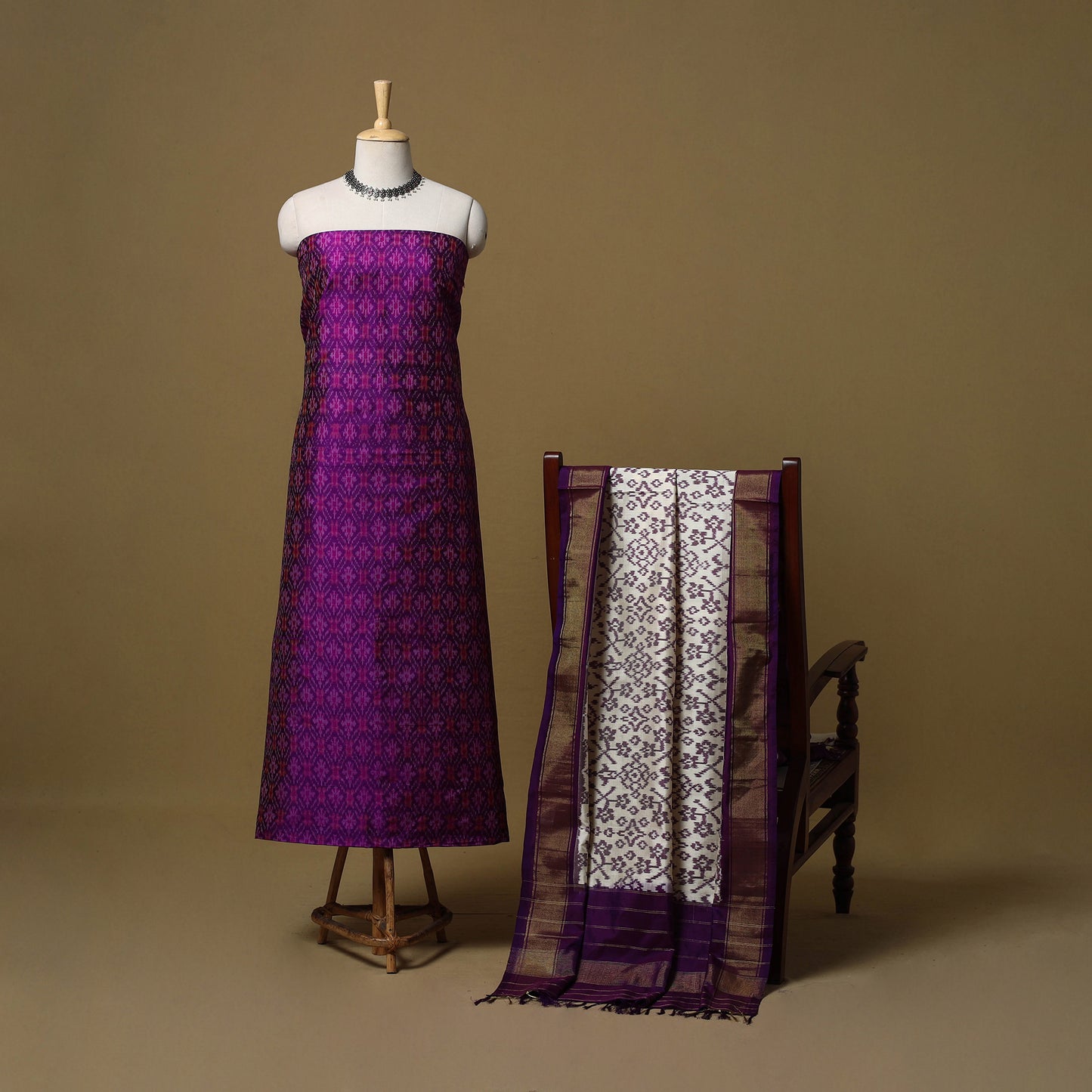 Handloom Mulberry Silk Pochampally Ikat 2pc Unstitched Dress Material 01