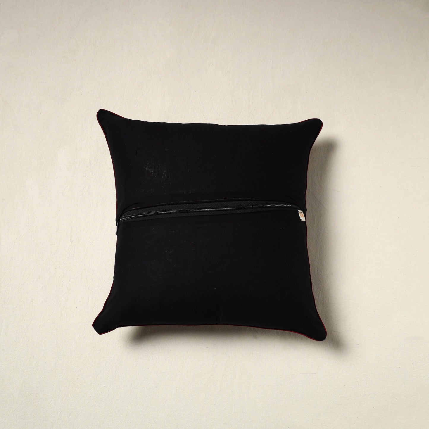 Jacquard Weave Cushion Cover (16 x 16 in) 02