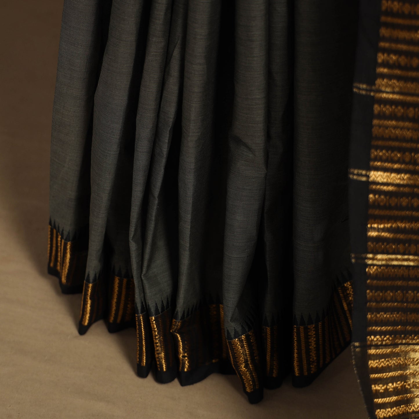 Grey Kandangi Chettinad Cotton Saree with Border