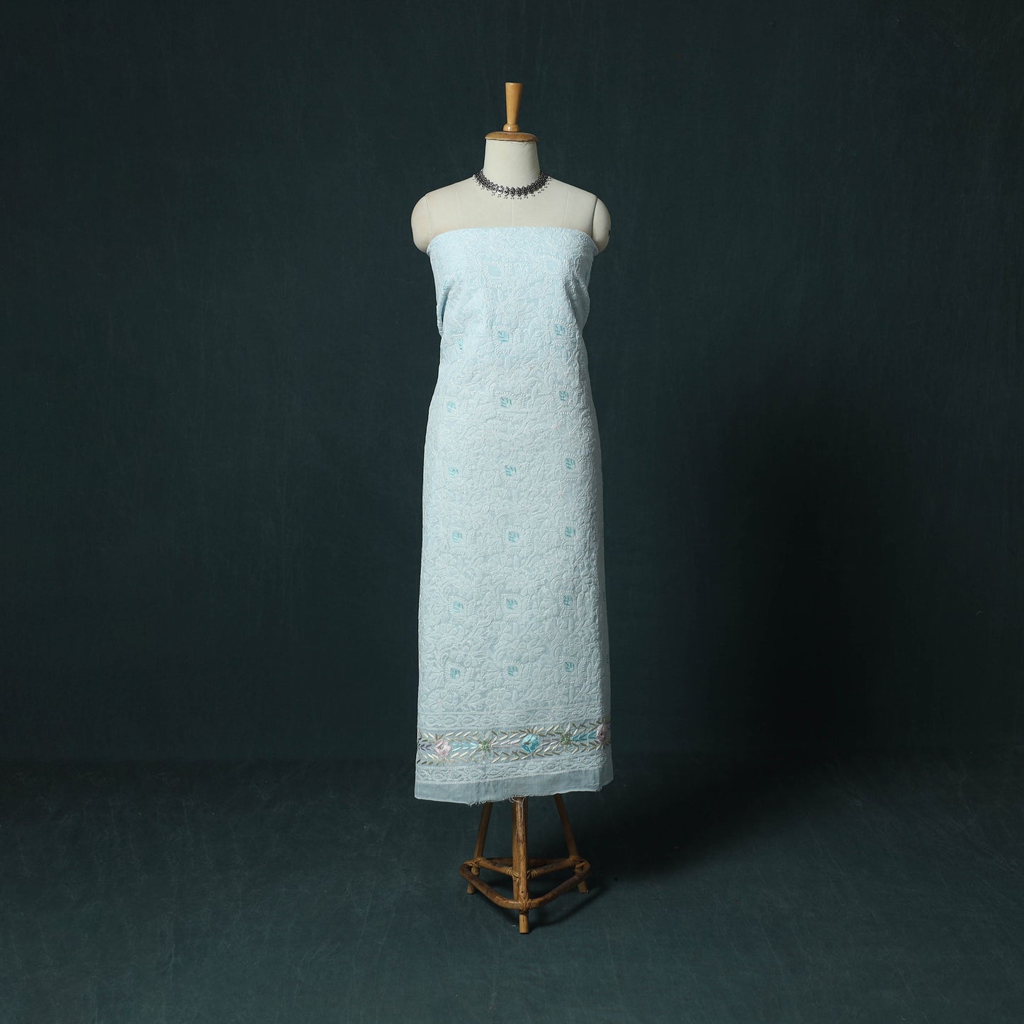 Lucknow Chikankari Parsi Style Hand Embroidered Pure Mul Cotton Unstitched Kurta Material (2.8M) 02