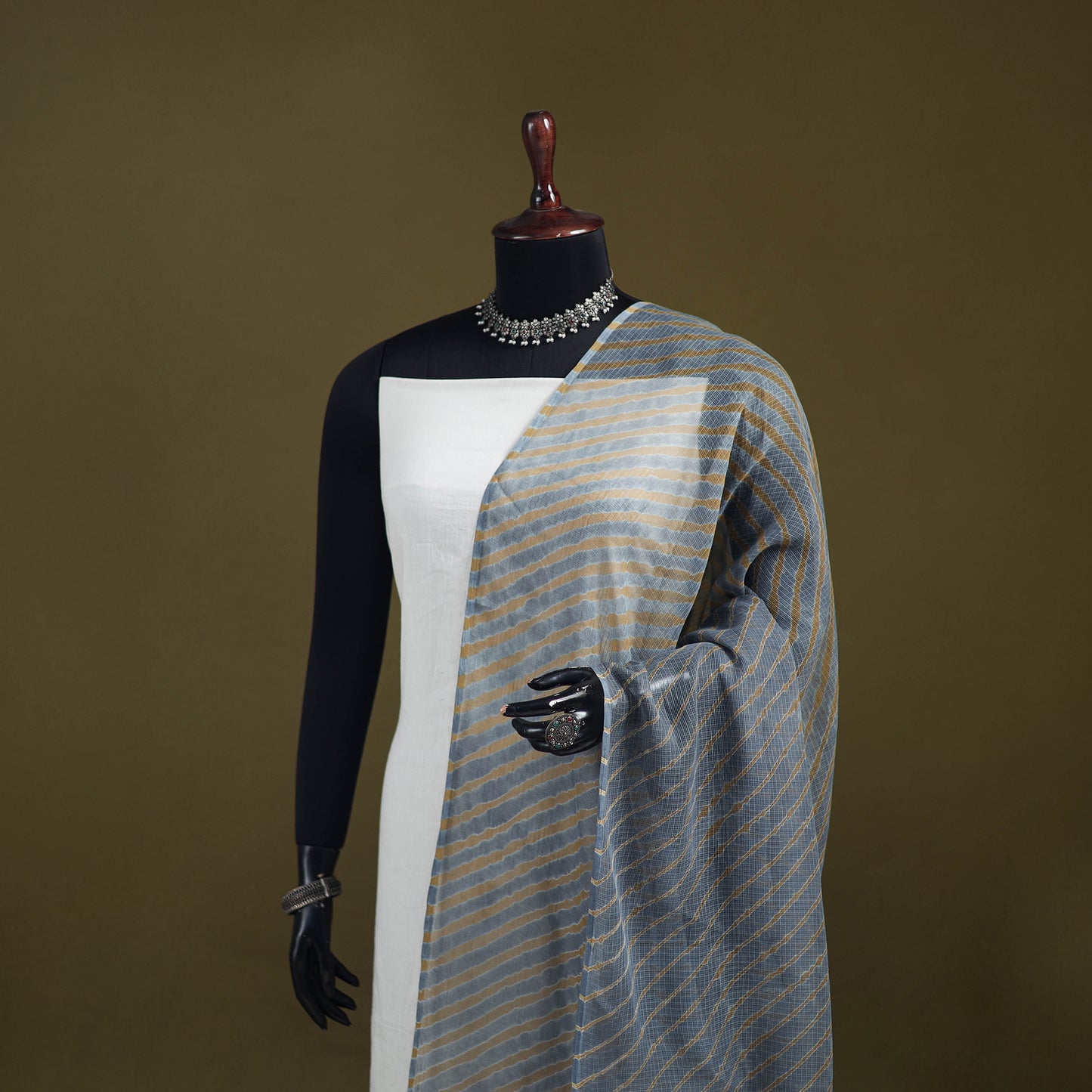 Leheriya Tie-Dye Kota Doria Cotton Dupatta with Tassels 04