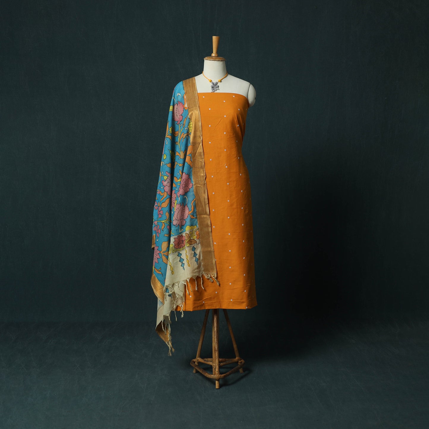 Jacquard Woven 2pc Cotton Unstitched Dress Material Kurta Set with Jewellery 03