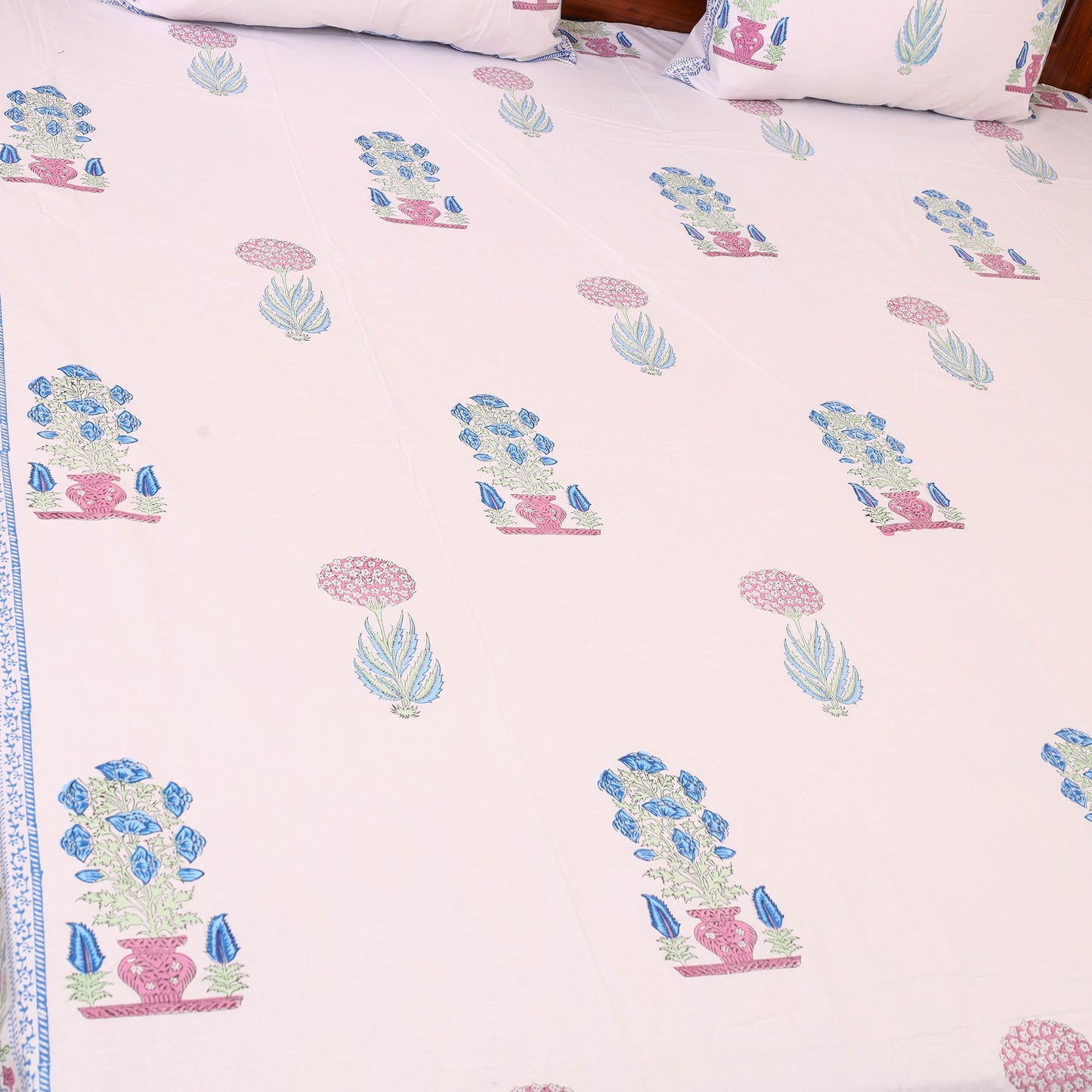 White - Sanganeri Print Cotton Double Bed Cover Set (108 x 90 in) 04