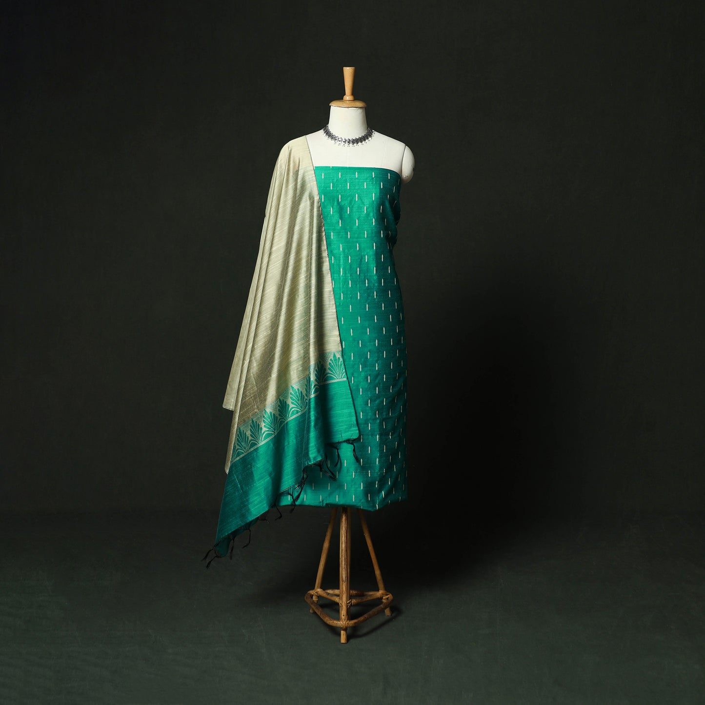 Green - Mangalagiri Silk Cotton Thread Work 3pc Unstitched Dress Material Suit Set 36