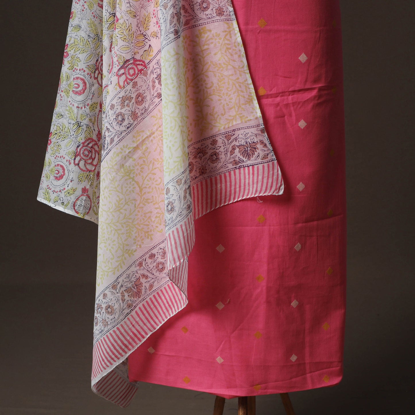 Jacquard Cotton 2pc Unstitched Dress Material Kurta Set with Jewellery 01