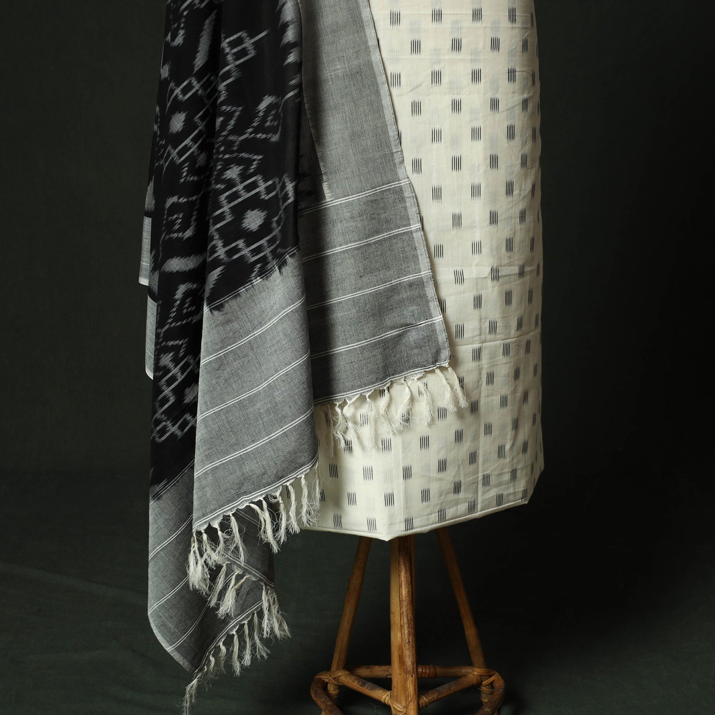 White - Pochampally Ikat Mercerised Cotton 2pc Unstitched Dress Material Kurta Set 51