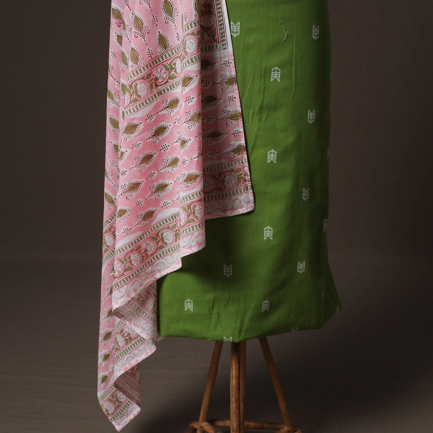 Jacquard Cotton 2pc Unstitched Dress Material Kurta Set with Jewellery 13