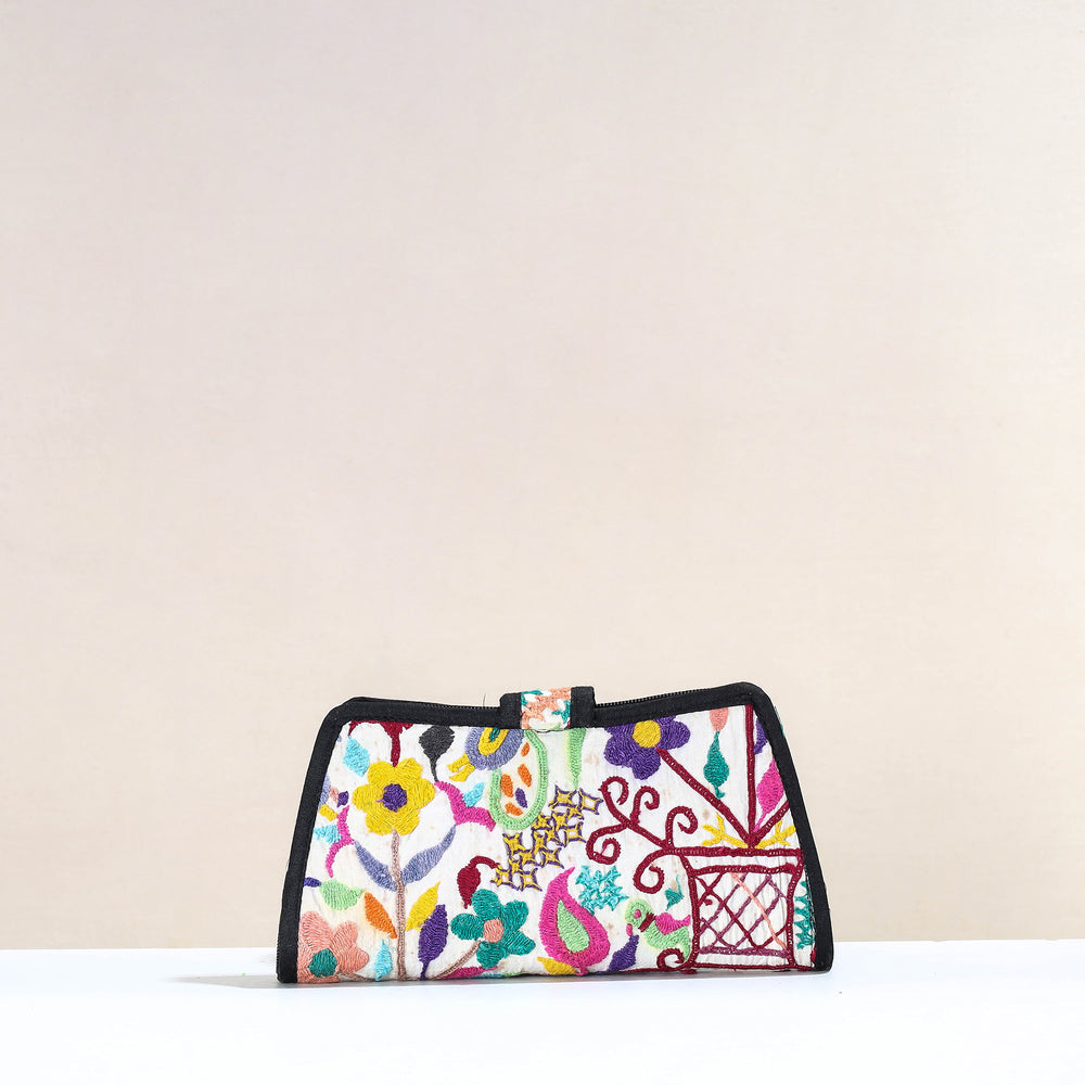 embroidery clutch 