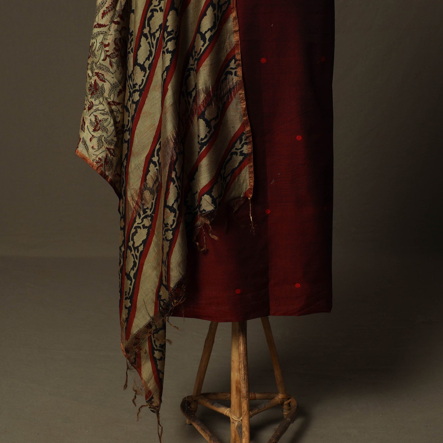 Jacquard Woven Cotton 2pc Unstitched Dress Material Kurta Set with Jewellery 08