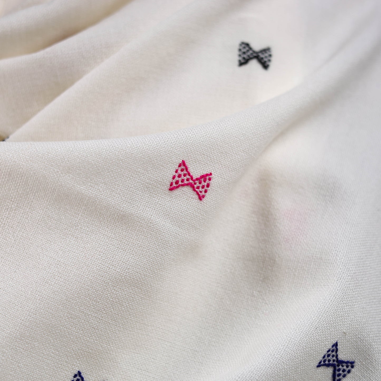 White - Kutch Bhujodi Handwoven Acrylic Wool Shawl 153