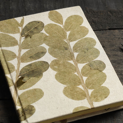 Leaf Art Work Special Visitor Notebook (7 x 5 in)