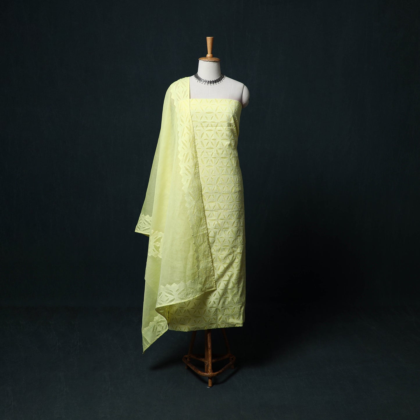 Barmer Applique Cutwork Cotton 3pc Unstitched Dress Material Suit Set 17
