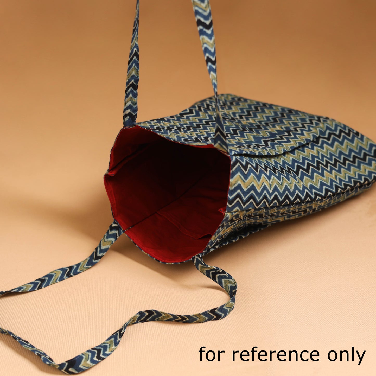 Handcrafted Fabric Jhola Bag 14