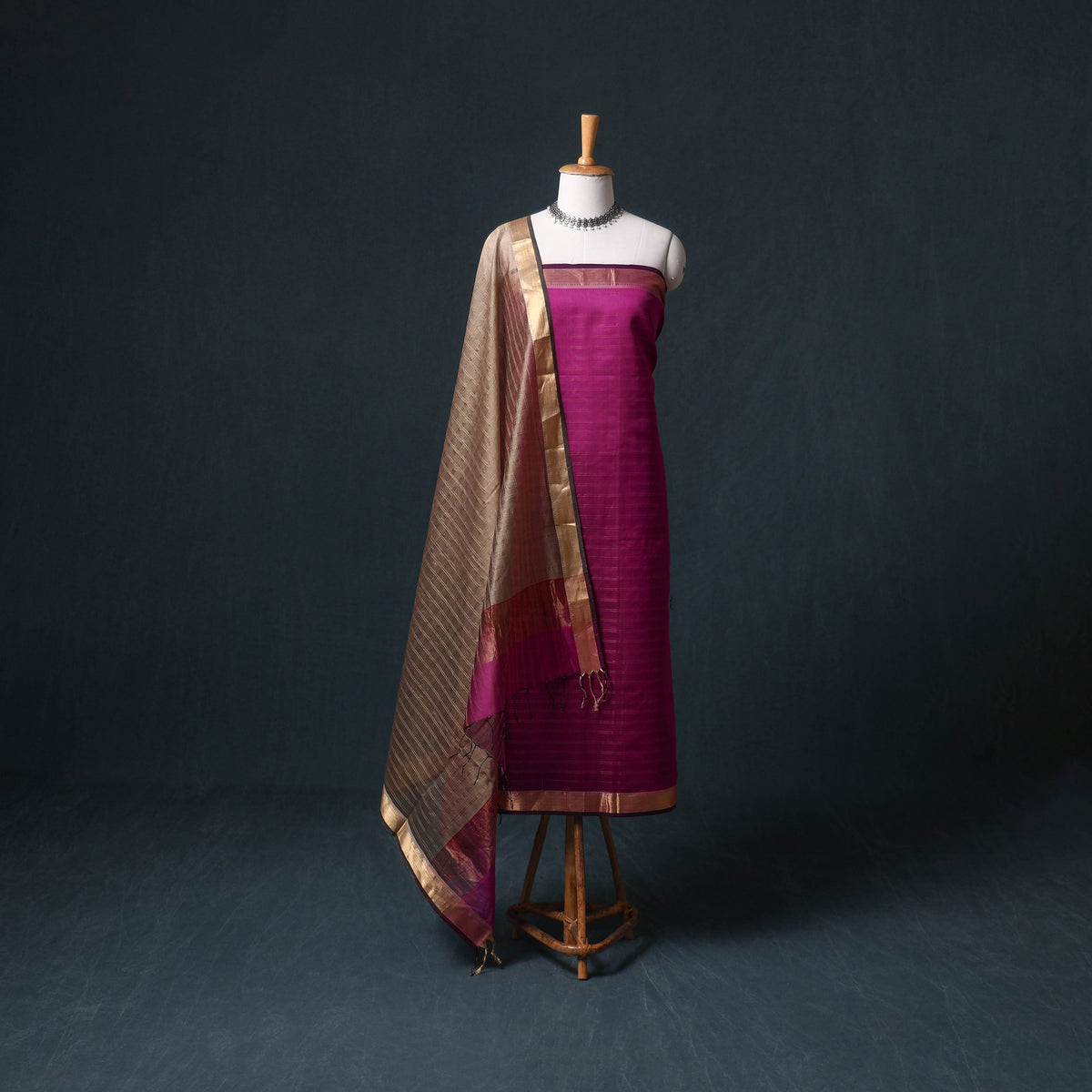 Handloom Maheshwari Silk Zari Checks Unstitched Dress Material: Kurta with Dupatta 04