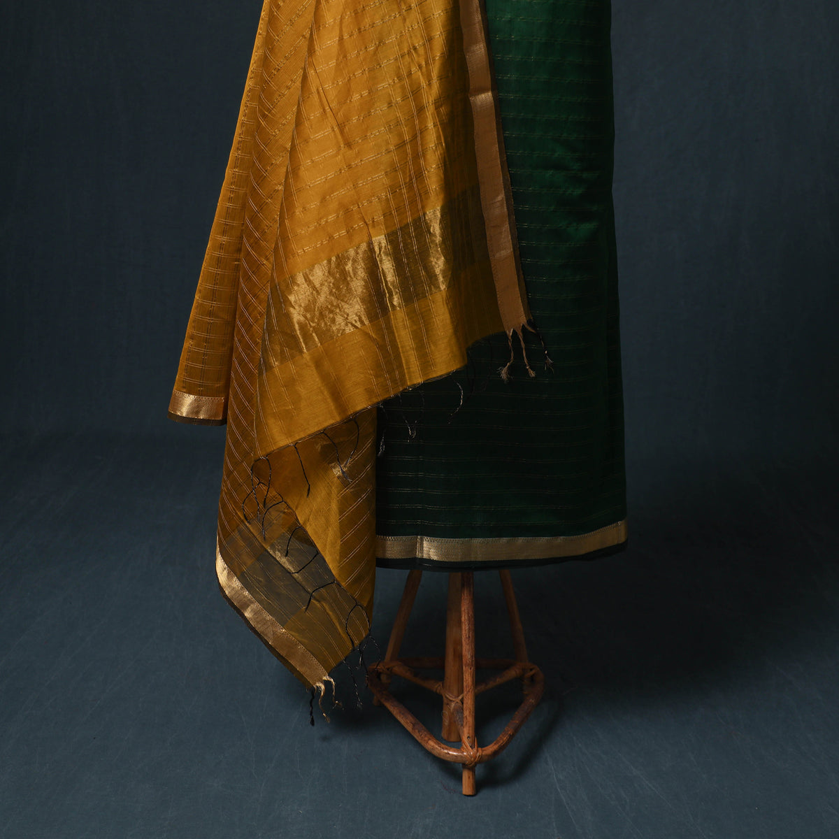 Handloom Maheshwari Silk Zari Checks Unstitched Dress Material: Kurta with Dupatta 05