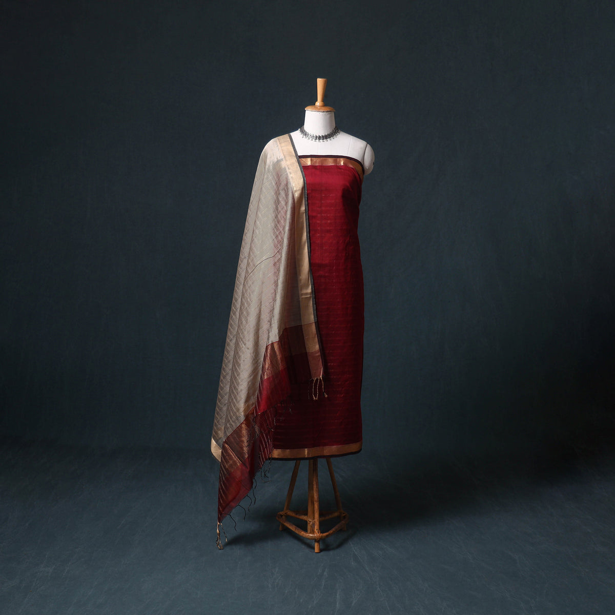 Handloom Maheshwari Silk Zari Checks Unstitched Dress Material: Kurta with Dupatta 07