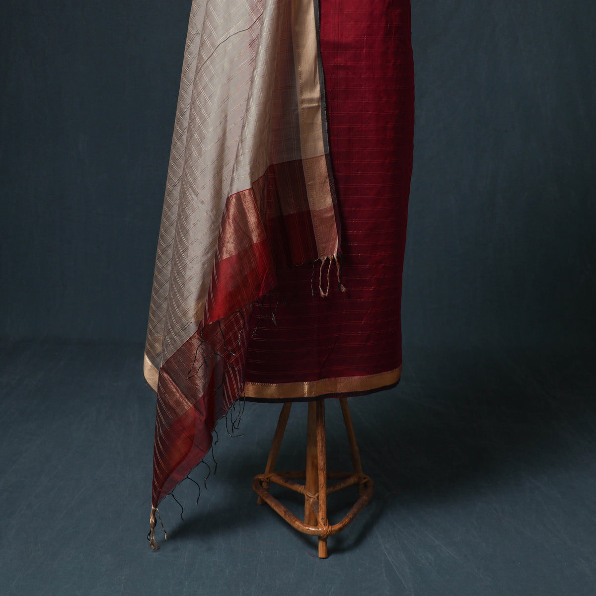 Handloom Maheshwari Silk Zari Checks Unstitched Dress Material: Kurta with Dupatta 07