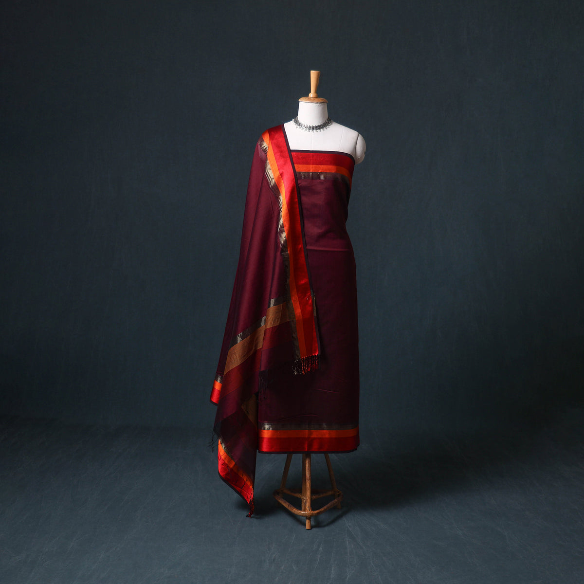 Handloom Maheshwari Silk Unstitched Dress Material: Kurta with Dupatta 09