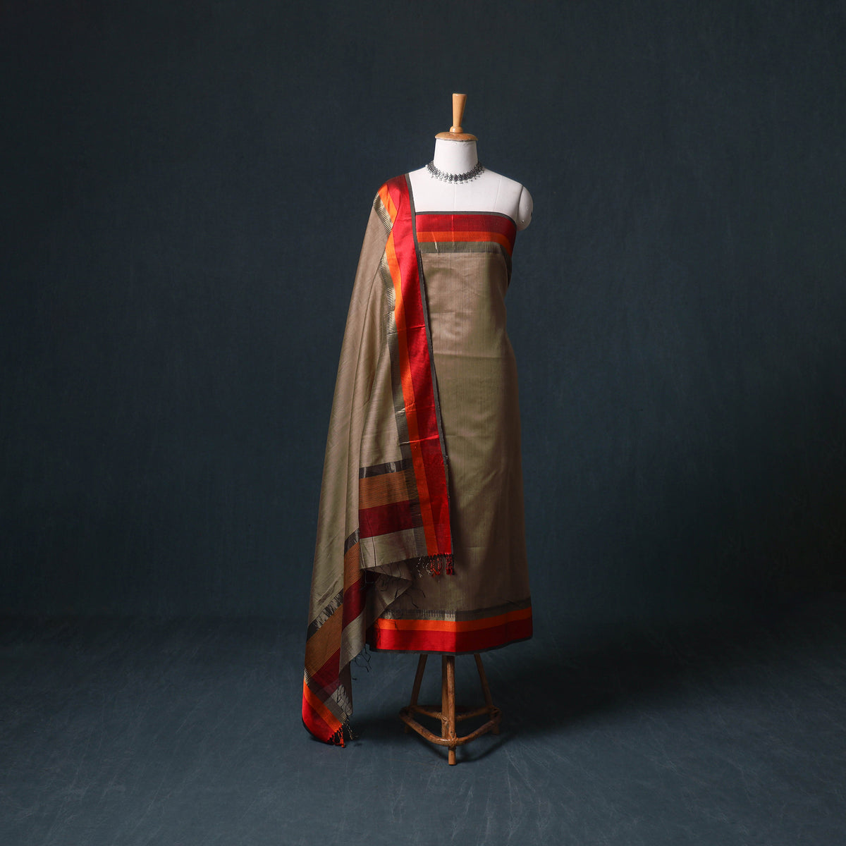 Handloom Maheshwari Silk Unstitched Dress Material: Kurta with Dupatta 11