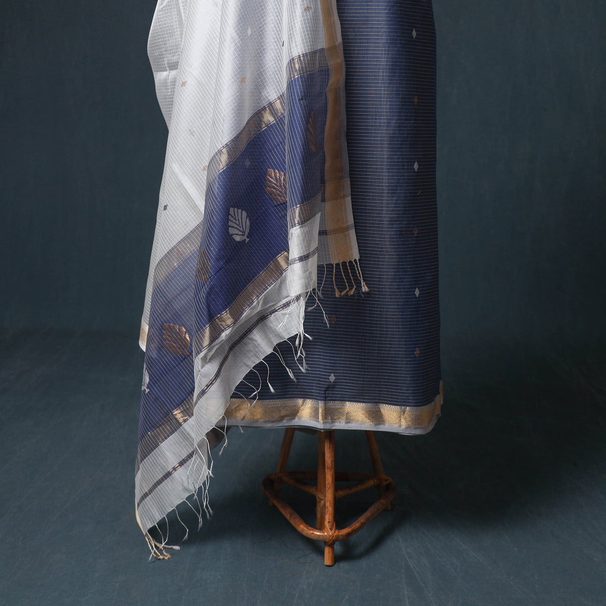 Handloom Maheshwari Silk Buti Unstitched Dress Material: Kurta with Dupatta 13