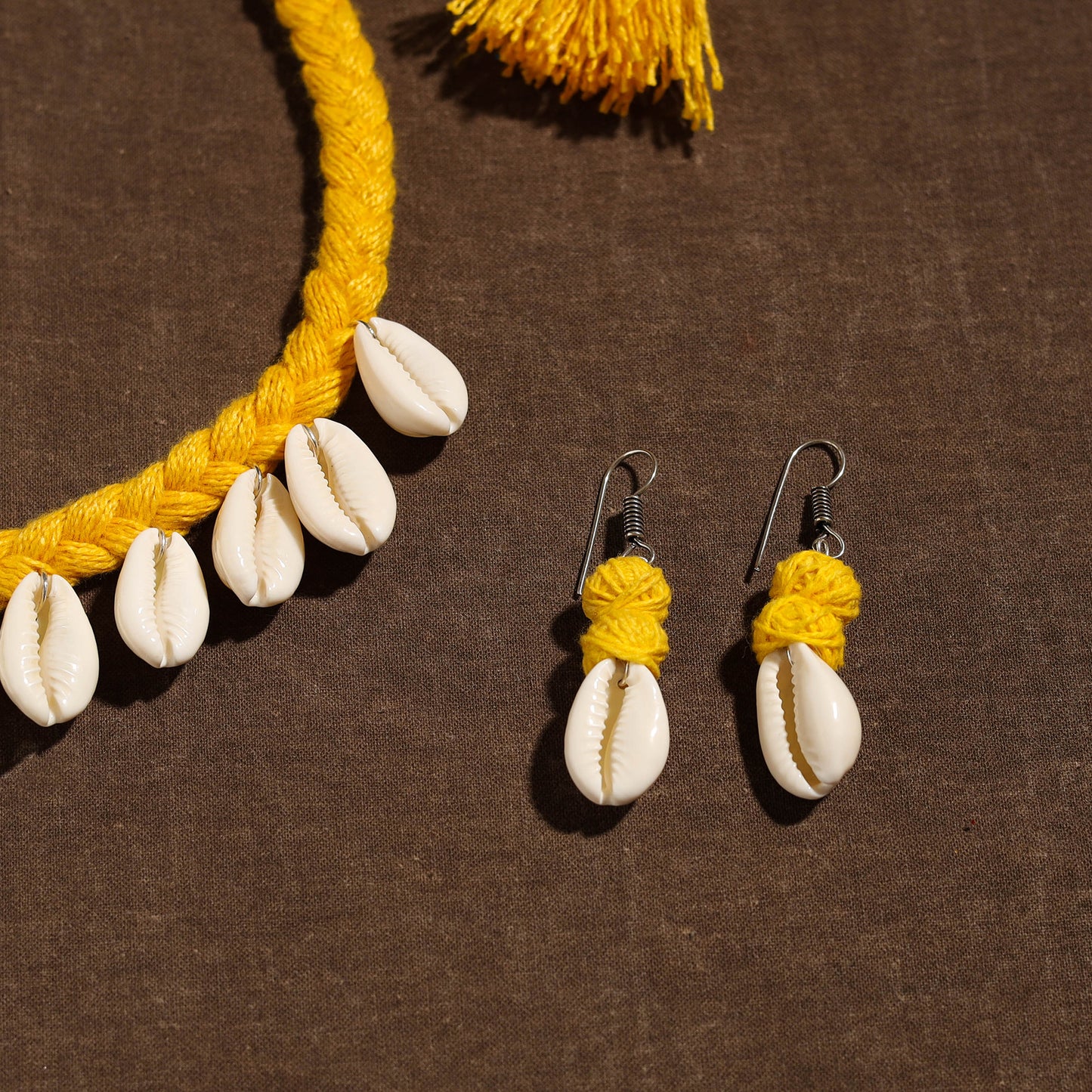 Buy Handmade Thread Braided Shell Necklace Set