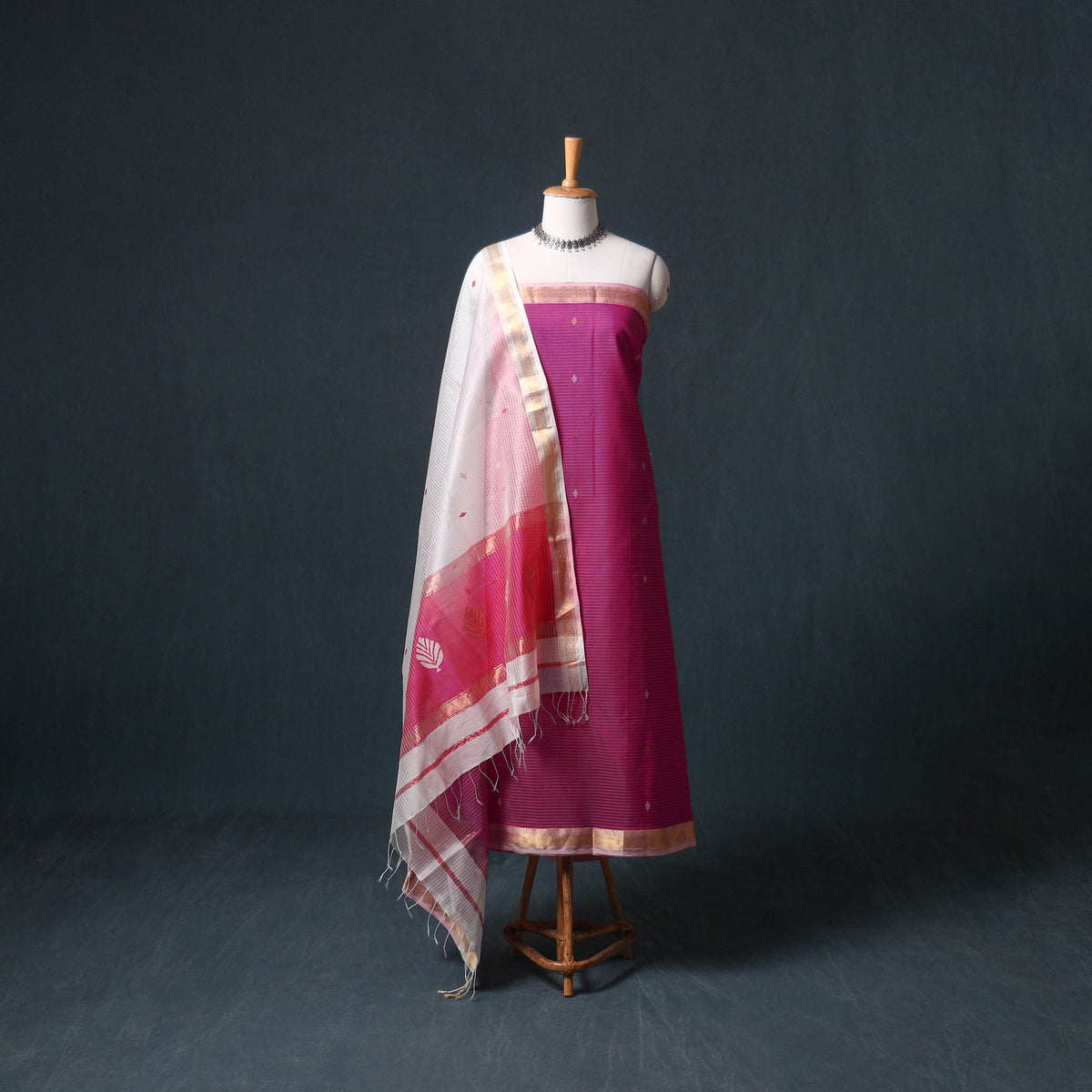 Handloom Maheshwari Silk Buti Unstitched Dress Material: Kurta with Dupatta 15